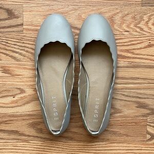 Esprit Women's Scalloped Edge Flats in Light Gray - Size 9